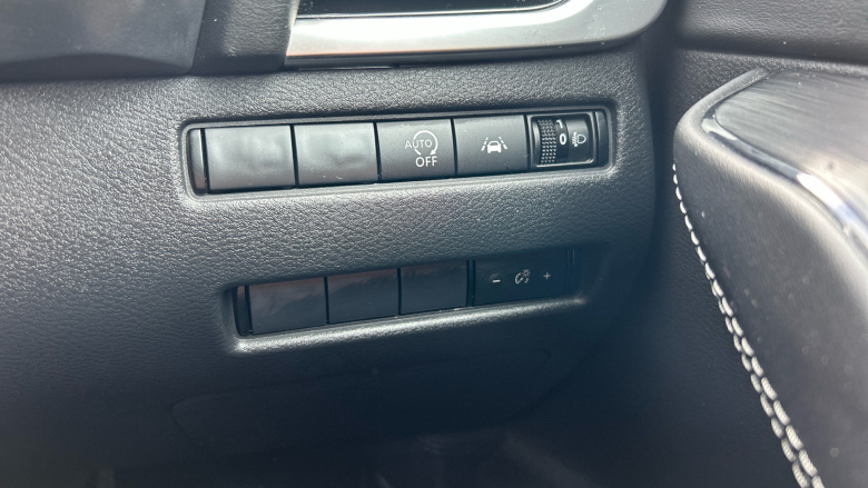 Nissan Qashqai 1.3 DiG-T MH N-Connecta 5dr Petrol Hatchback